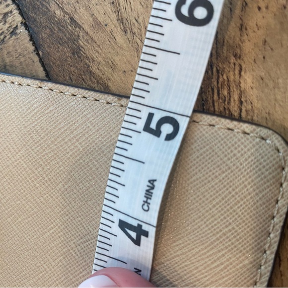 Michael Kors Tan Leather Jet Set Small Top Zip Coin Pouch with Key Chain - Picture 11 of 12